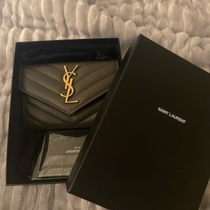 AUTHENTIC NEW YSL Wallet Grain de pounder tech